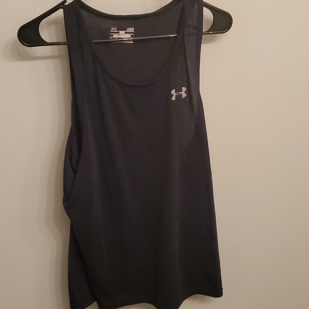 Black under armour muscle shirt no sleeve's